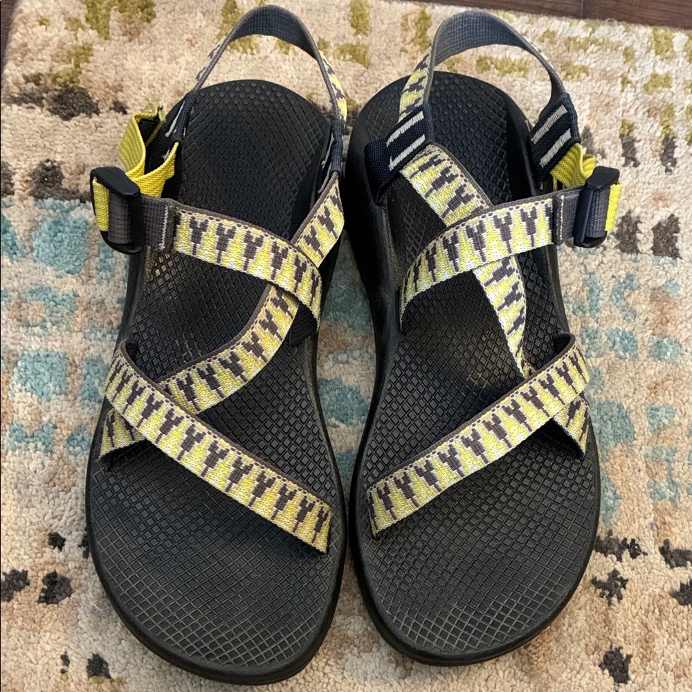 Chaco Yellow and Black Sandals -men’s sz 10
